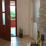 Edit Ház Apartmán *
