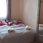 Edit Ház *