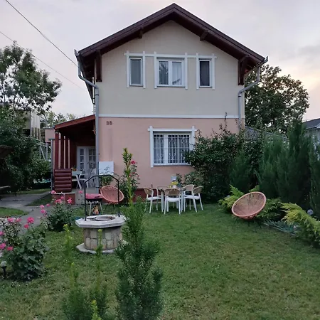 Edit Ház Apartamento